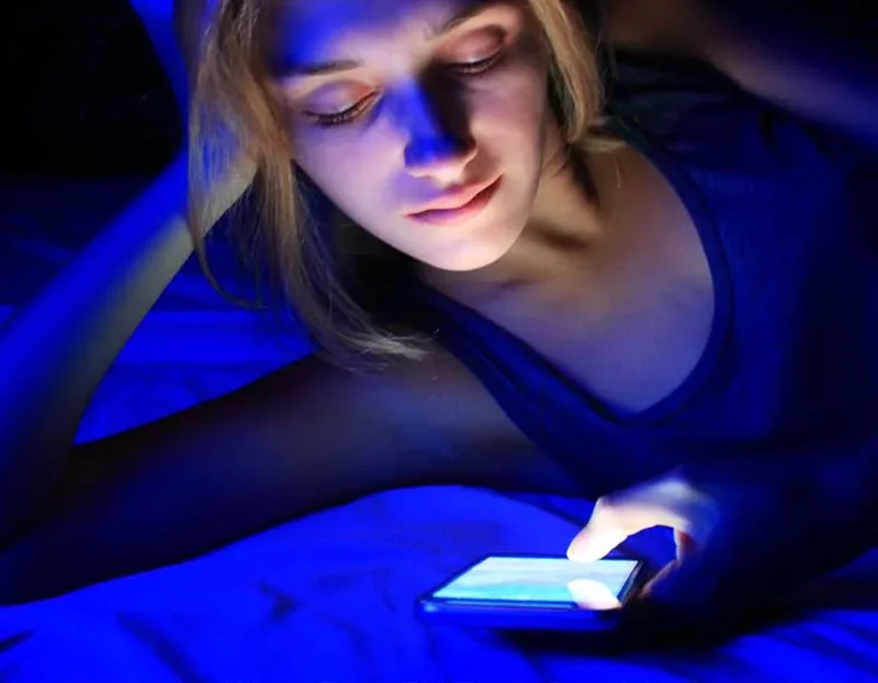 نور ابی در شب و تاثیر بر حافظه